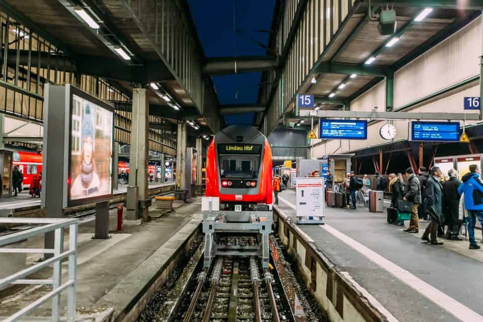Tips For Traveling Via Railroads In Europe Tips For Traveling Via Railroads In Europe