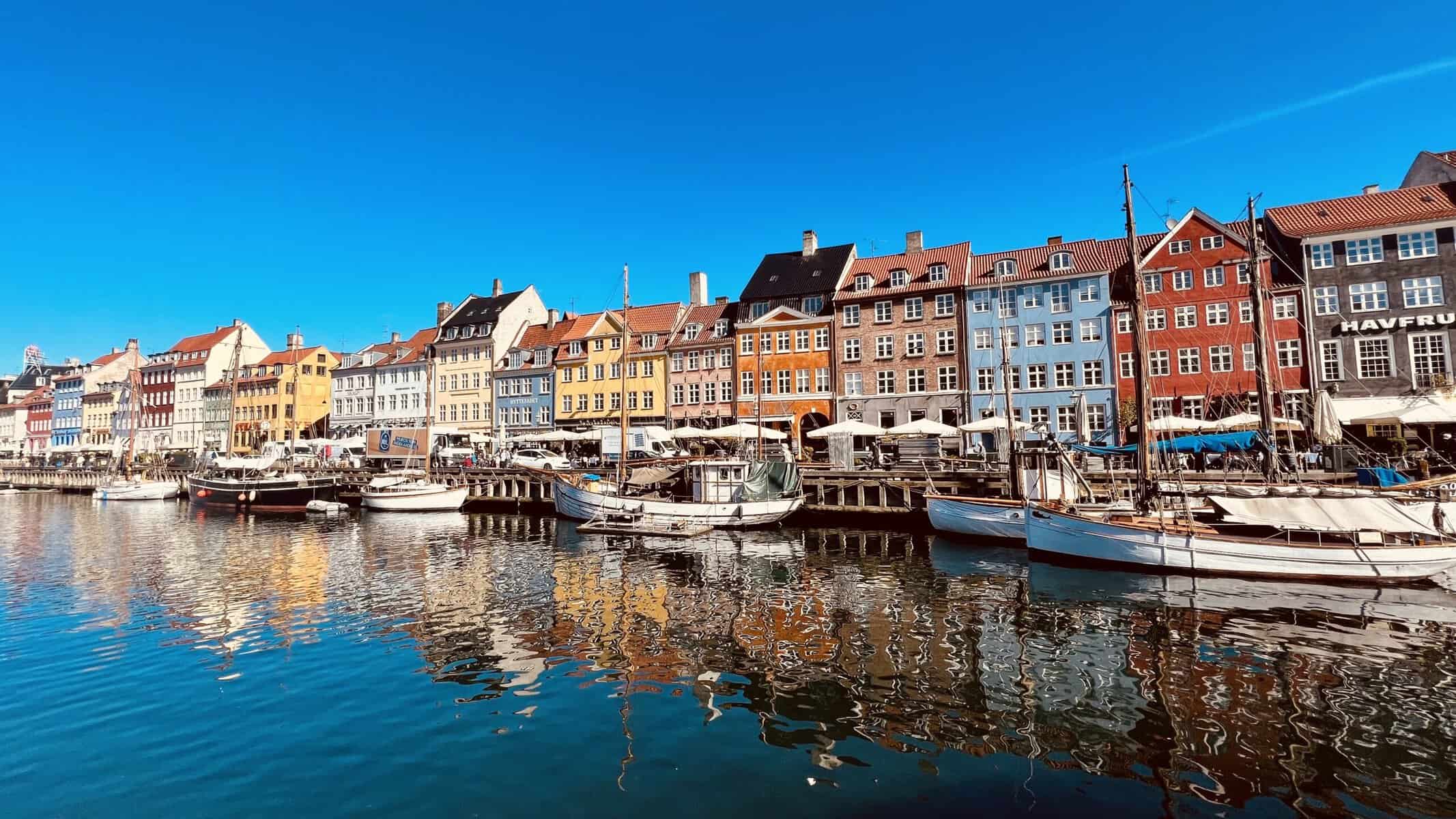 Highlights & Hidden Corners Walking Tour